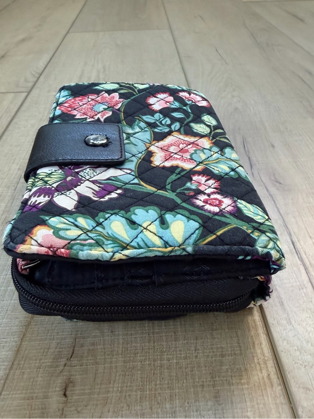 Vera Bradley Black Quilted Floral Snap Wristlet - Picture 6 of 8
